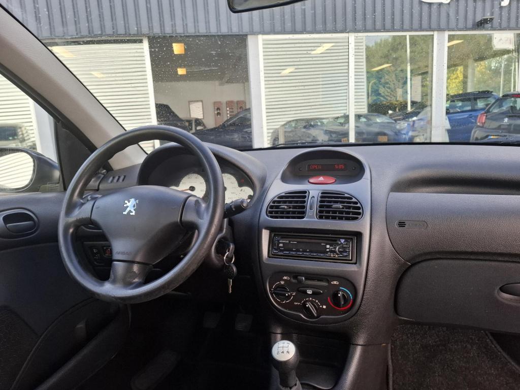 Peugeot 206 1.4i x-line lmv/trekhaak nieuwe apk