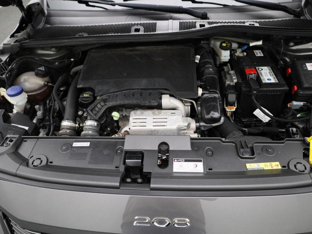 Peugeot 208 1.2 puretech 100 gt line | panoramadak | half-leder | navigatie