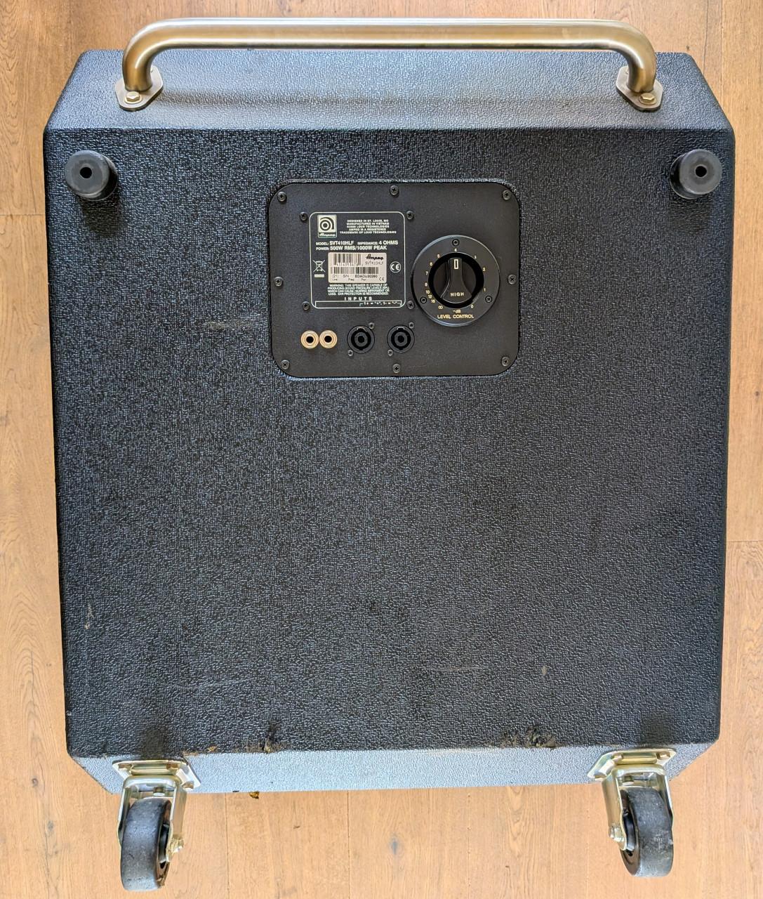 Professionele Ampeg basgitaar installatie