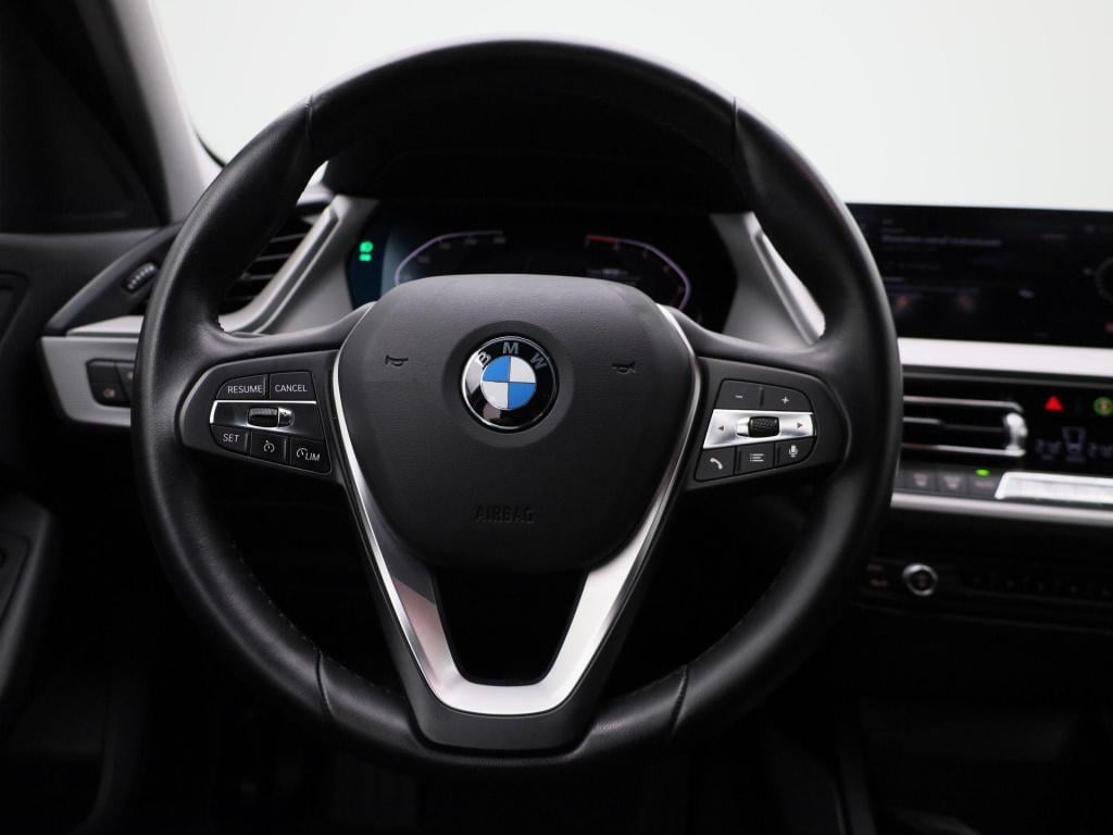 BMW 1 Serie 118i business edition | automaat | apple carplay / android auto
