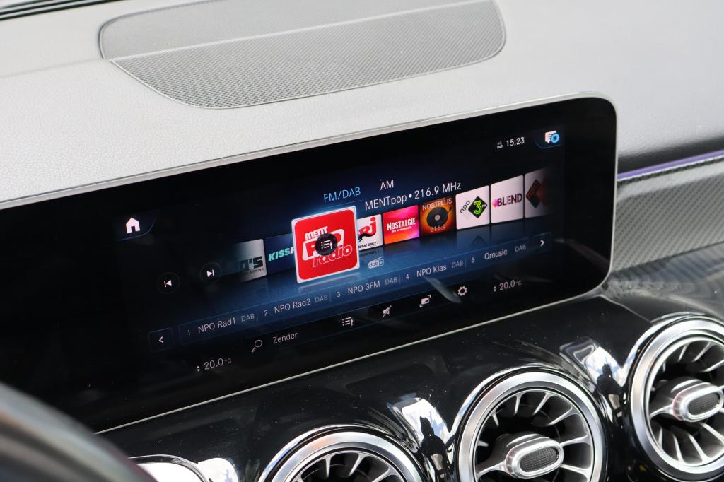 Mercedes-Benz Glb 200 business solution amg 163 pk i panoramadak i trekhaak
