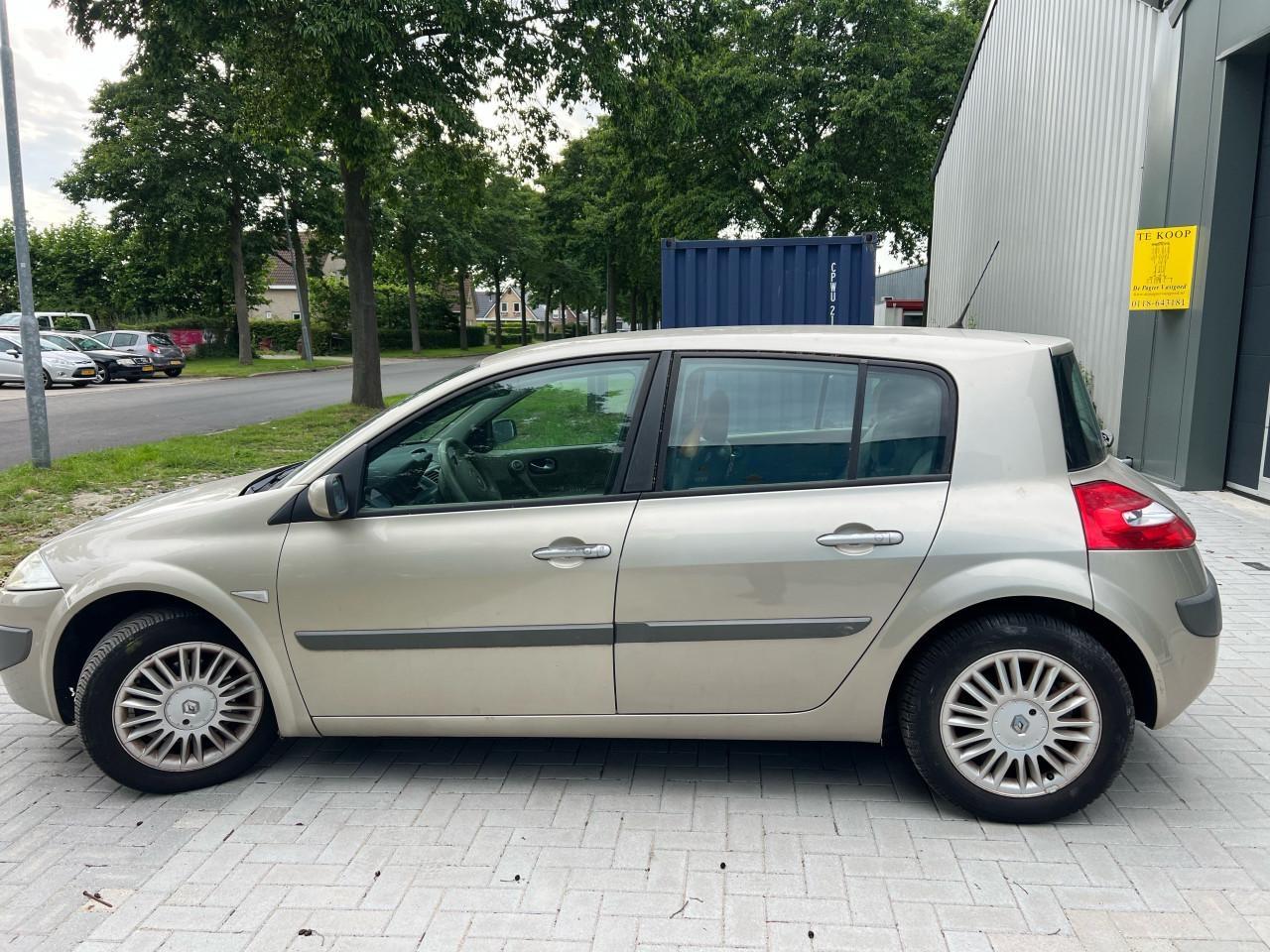 Renault Megane 2.0-16V Privilege Automaat