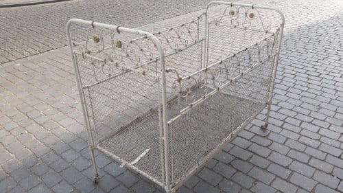 Antieke gietijzeren bedjes/bankjes