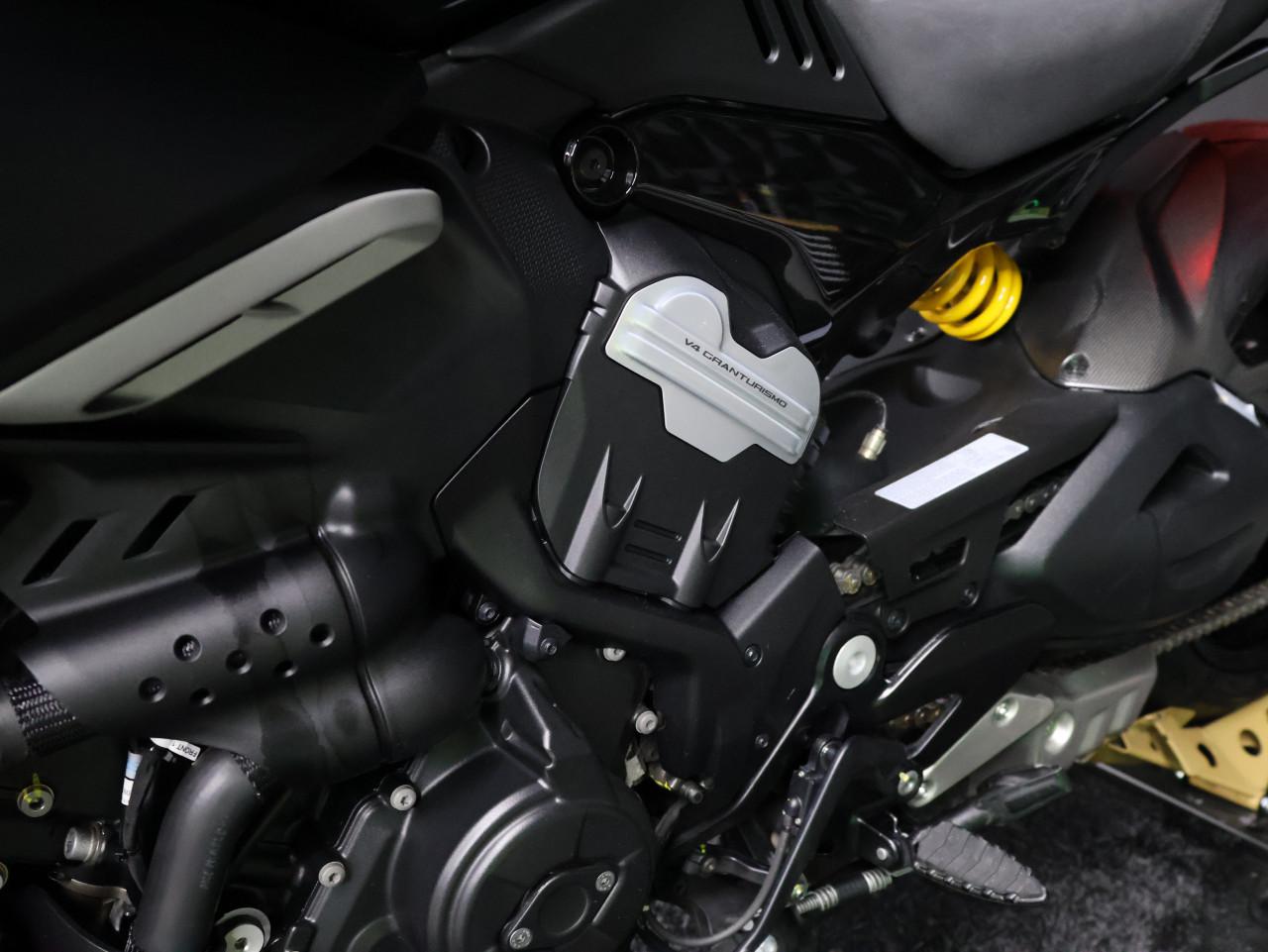 DIAVEL V4 | Carbon + Accessoires (T.w.v. €2680.-)