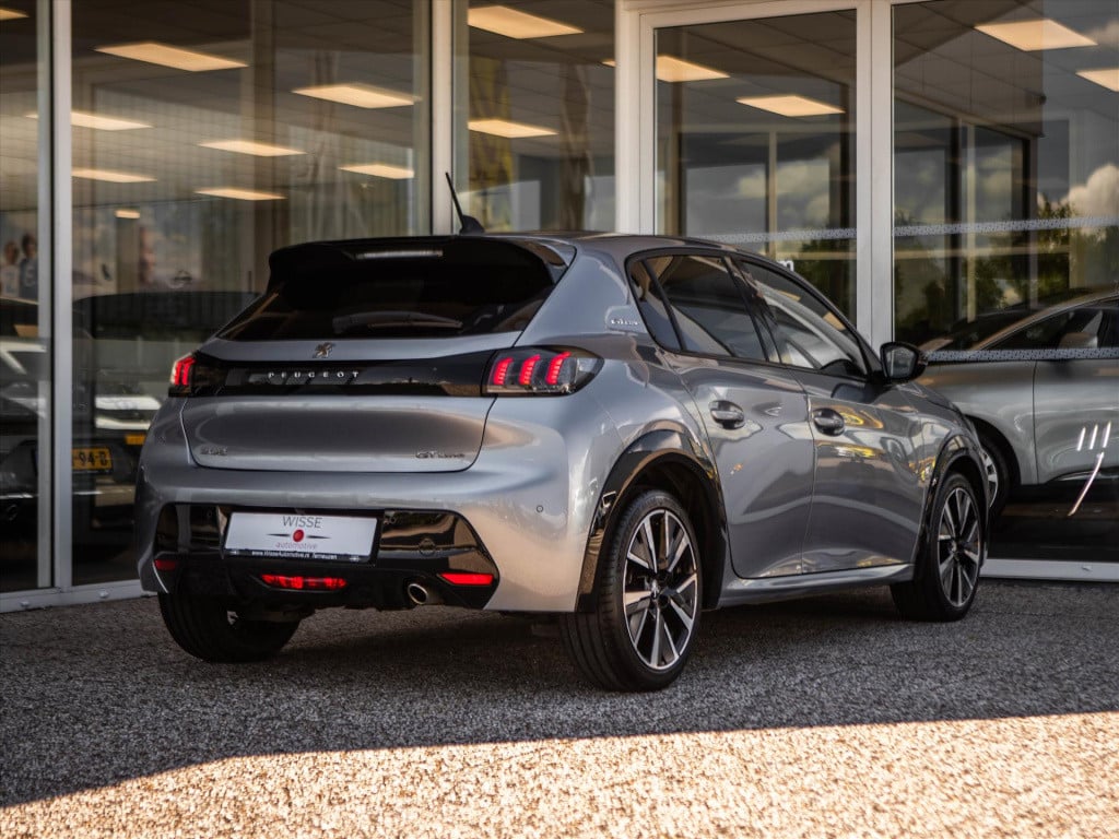 Peugeot 208 1.2 puretech 100pk gt-line automaat | panoramadak | navigatie |