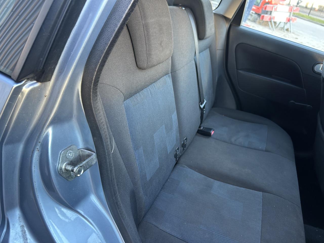 Ford Fiesta 1.4-16V Ambiente|APK|AIRCO|