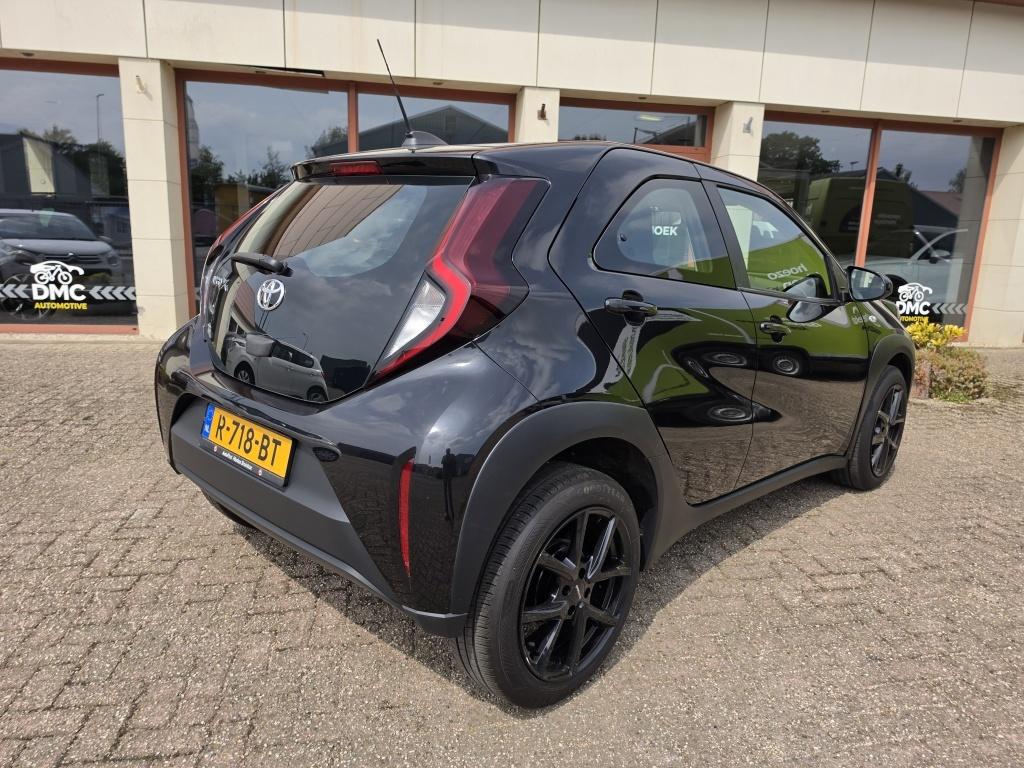 Toyota Aygo x 1.0 vvt-i mt play | 2022 | airco | acc | lm velgen
