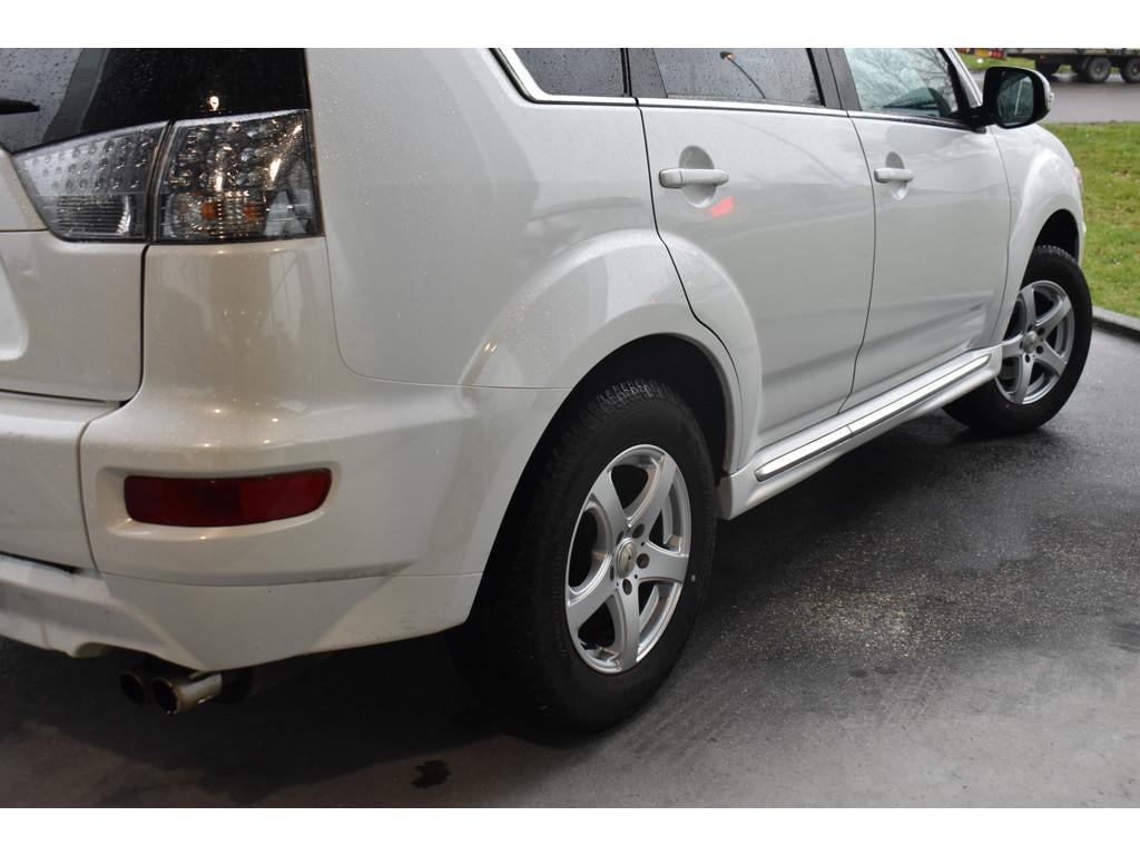 Mitsubishi Outlander outlander 2.2 di 4wd geel kenteken leder, navi, camera