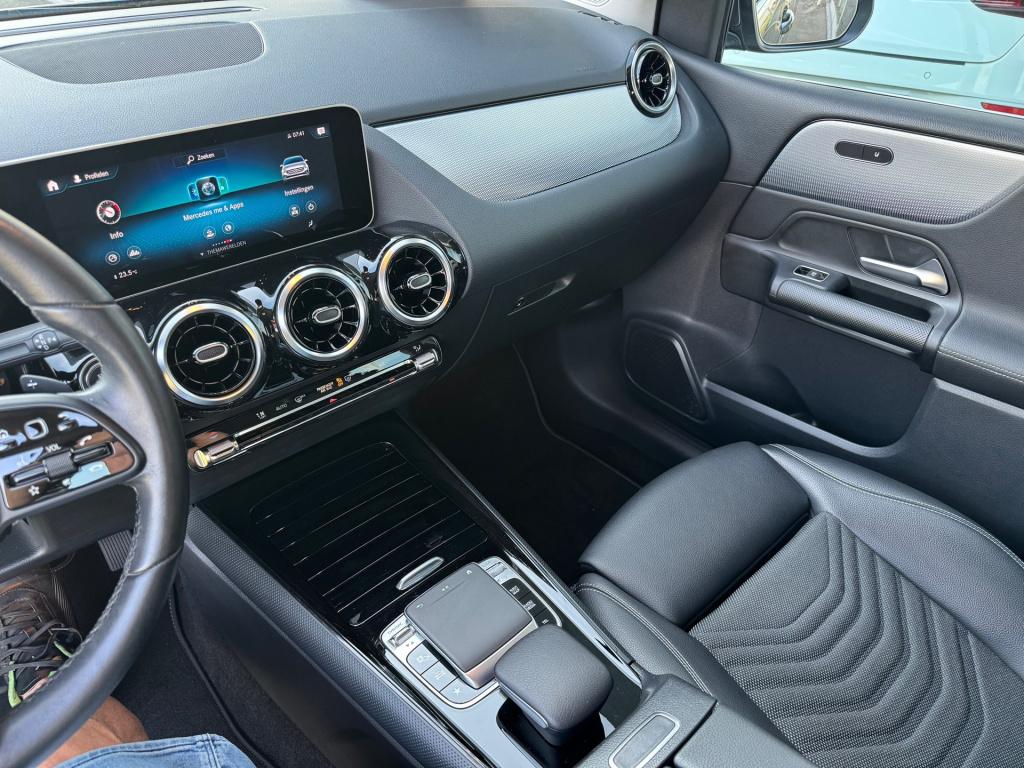 Mercedes-Benz B-Klasse 180 style automaat , achteruitrijcamera