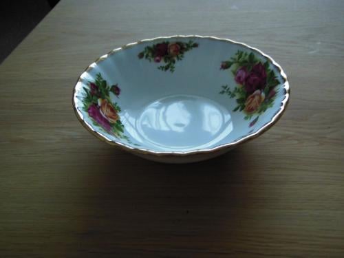 Mooi schaaltje van Royal Albert