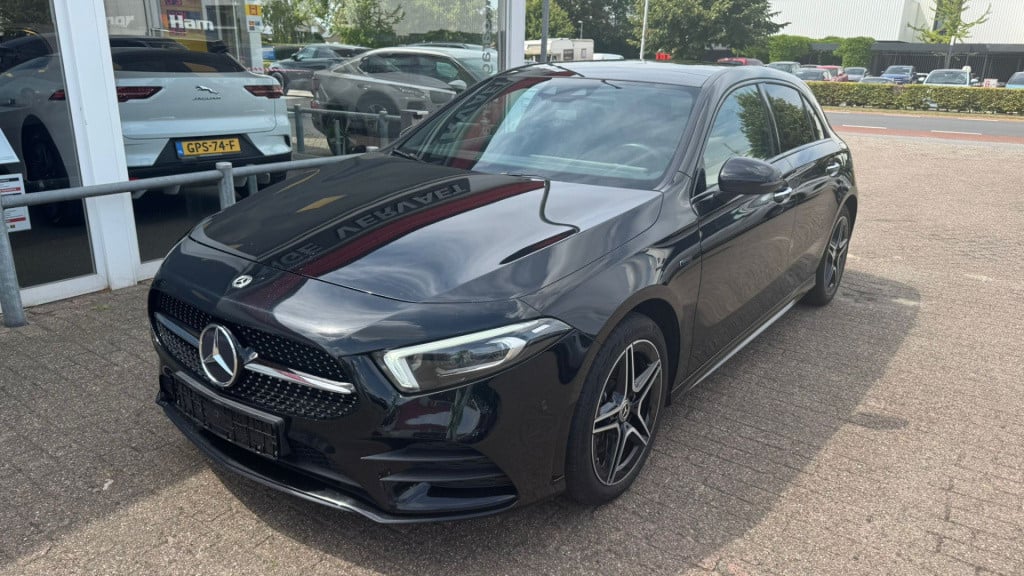 Mercedes-Benz A-Klasse 250 e business solution amg limited