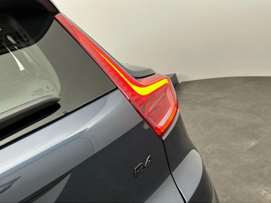 Volvo XC40 b4 plus black edition