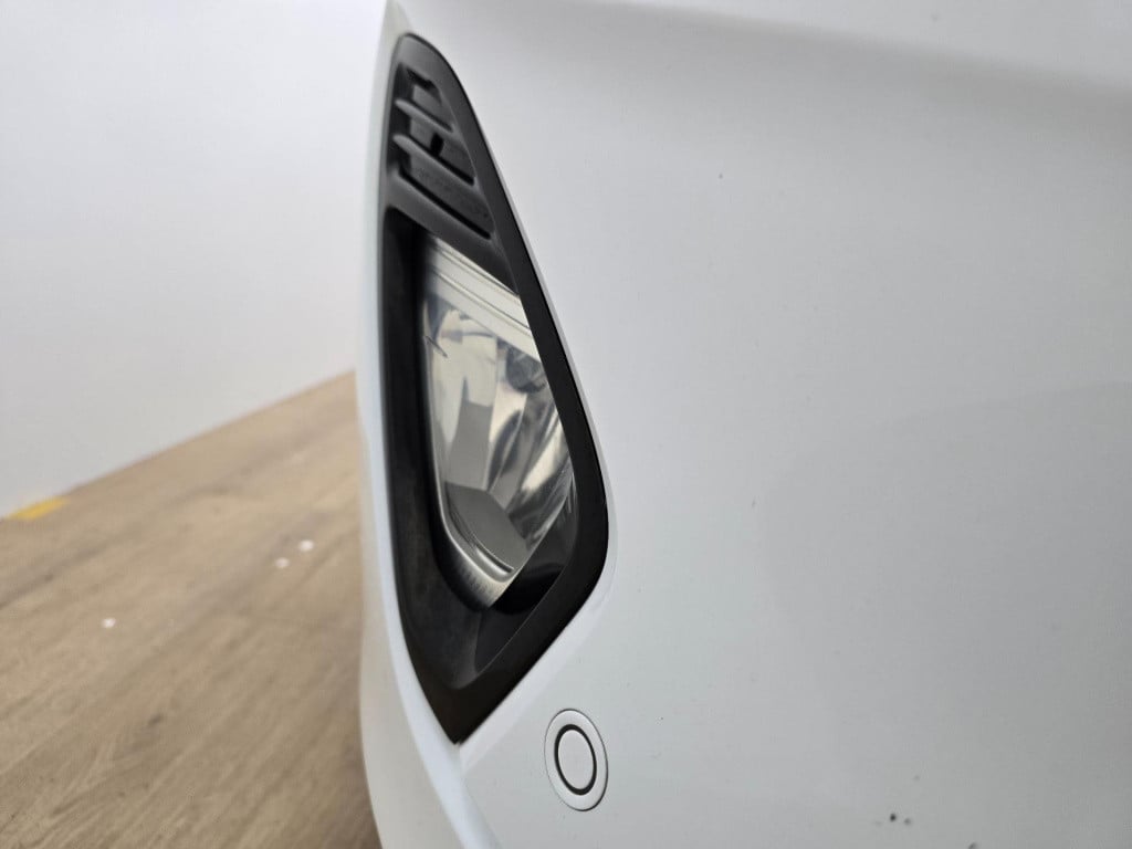 Ford Fiesta occasion luxe titanium met zwarte velgen en parkeercamera | bom