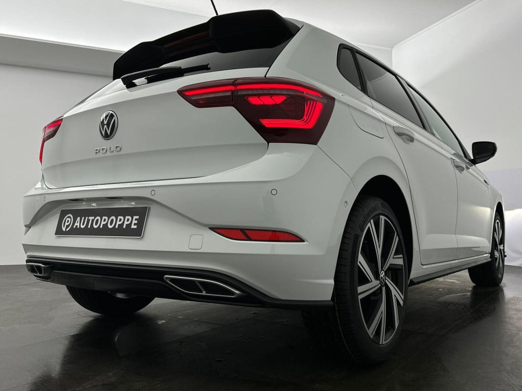 Volkswagen Polo r-line-edition 1.0 70 kw / 95 pk tsi hatchback 5 v