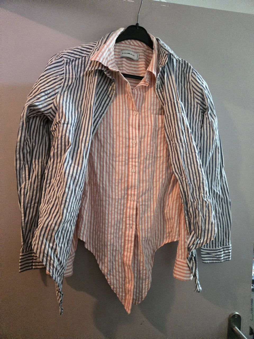 Set van 2 Blouses Bien Bleu Maat Xsmall Blauw-wit en oranje-wit gestreept.