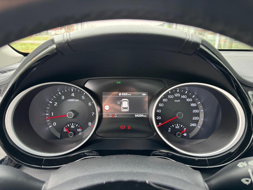 Kia Cee'd 1.4 t-gdi executiveline , apple-carplay, achteruit rijcamera, lee