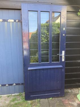 Karaktervolle houten deur — klassiek blauw — 209,5 x 96 cm