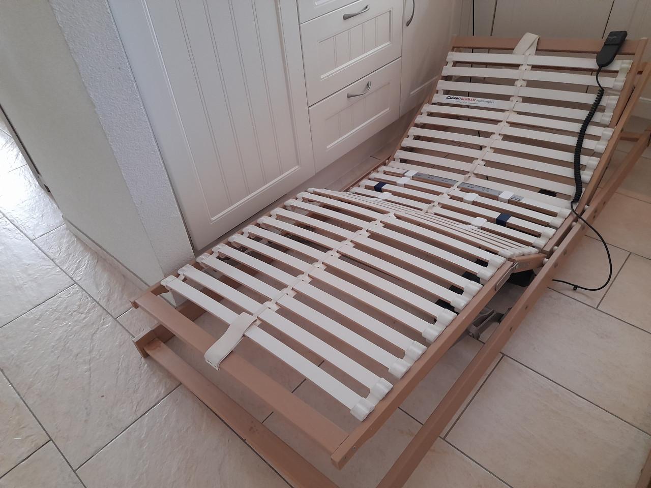 Elektrisch verstelbare lattenbodems ( in goede staat ) 2 x 90 x 200