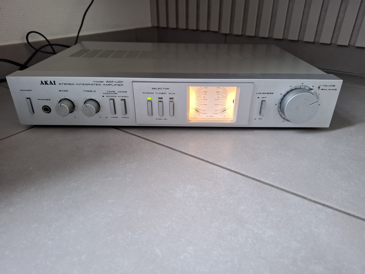 Akai AM-U01 eindversterker .
