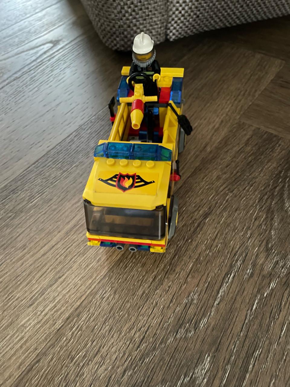 City lego: Vliegveld brandweerwagen 7891