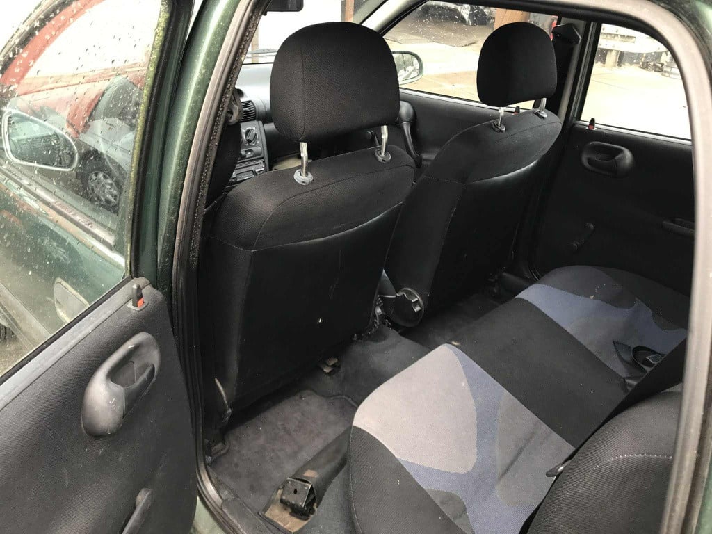 Opel Corsa 1.2i-16v strada