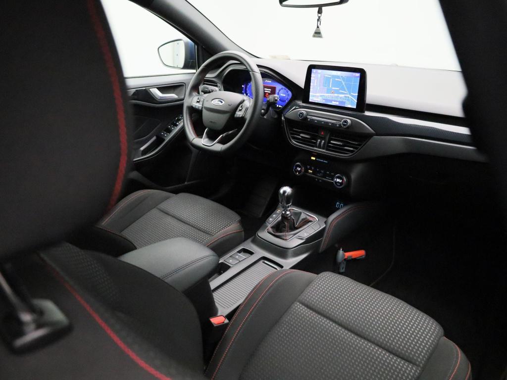 Ford Focus wagon 1.0 ecoboost hybrid st line x business trekhaak - all-weat