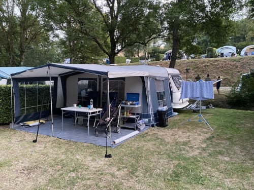 Gepimpte Hobby Classic 10D 420 Voortent+Luifel - Instapklaar
