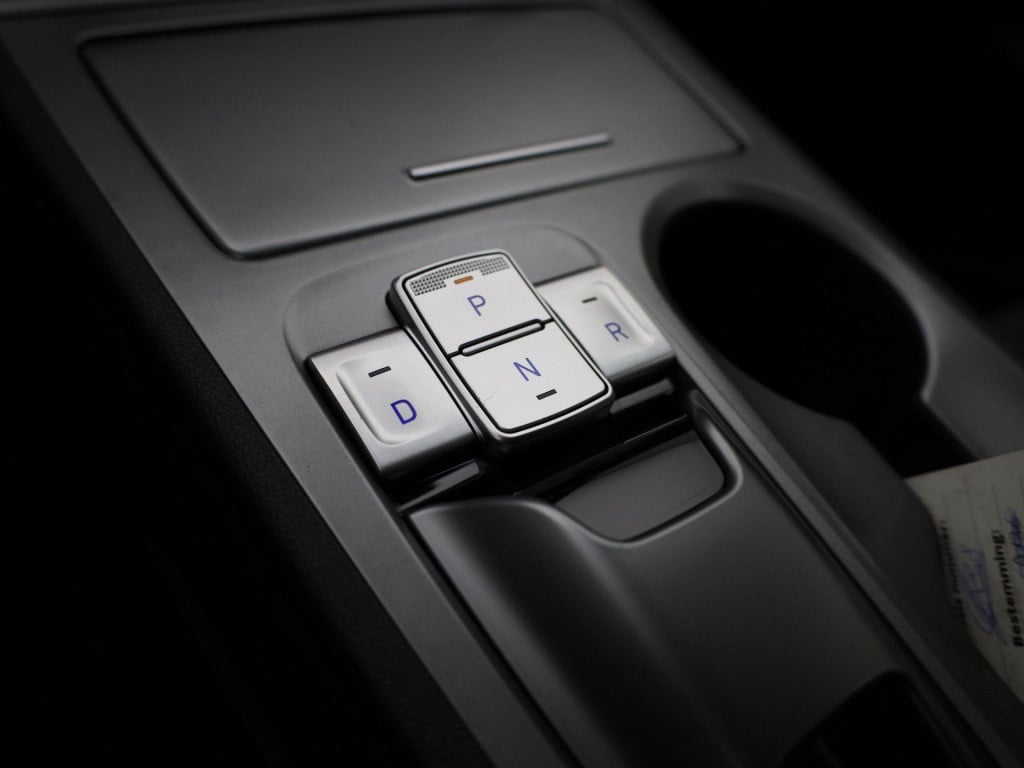 Hyundai Kona ev fashion 64 kwh | automaat | navigatie | heads-up display | 