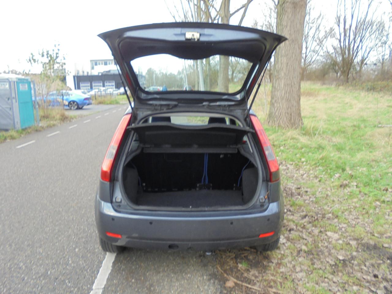 Ford Fiesta 1.3  Futura in leuke goede staat met Apk en N.A.P prijs € 895