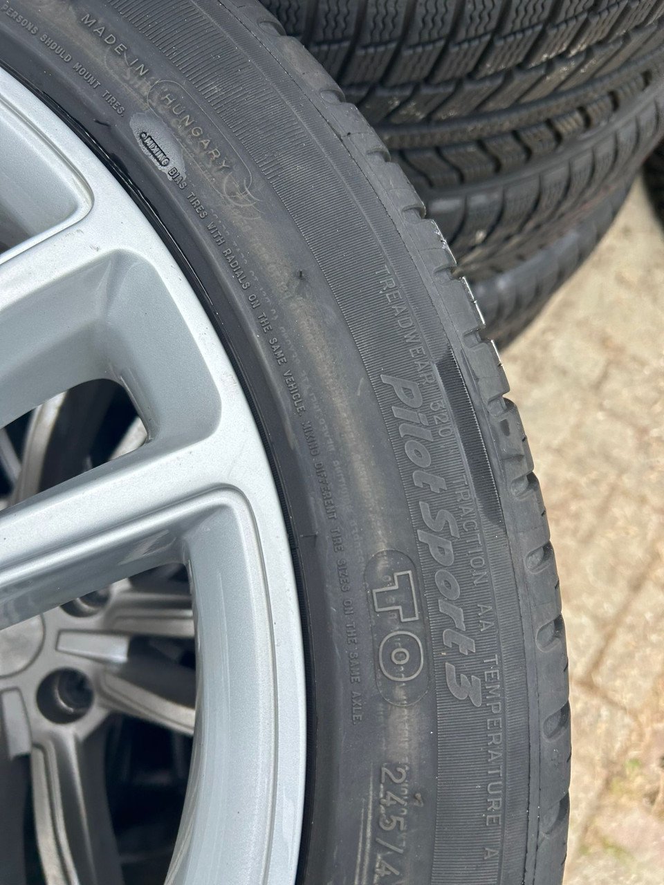 TESLA ALUMIUM 19 INCH VELGEN MET MICHELIN PILOTSPORT3 BANDEN