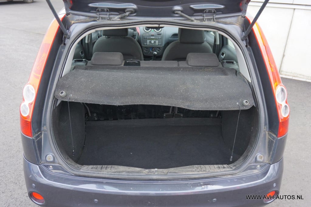 Ford Fiesta 1.4-16v futura automaat