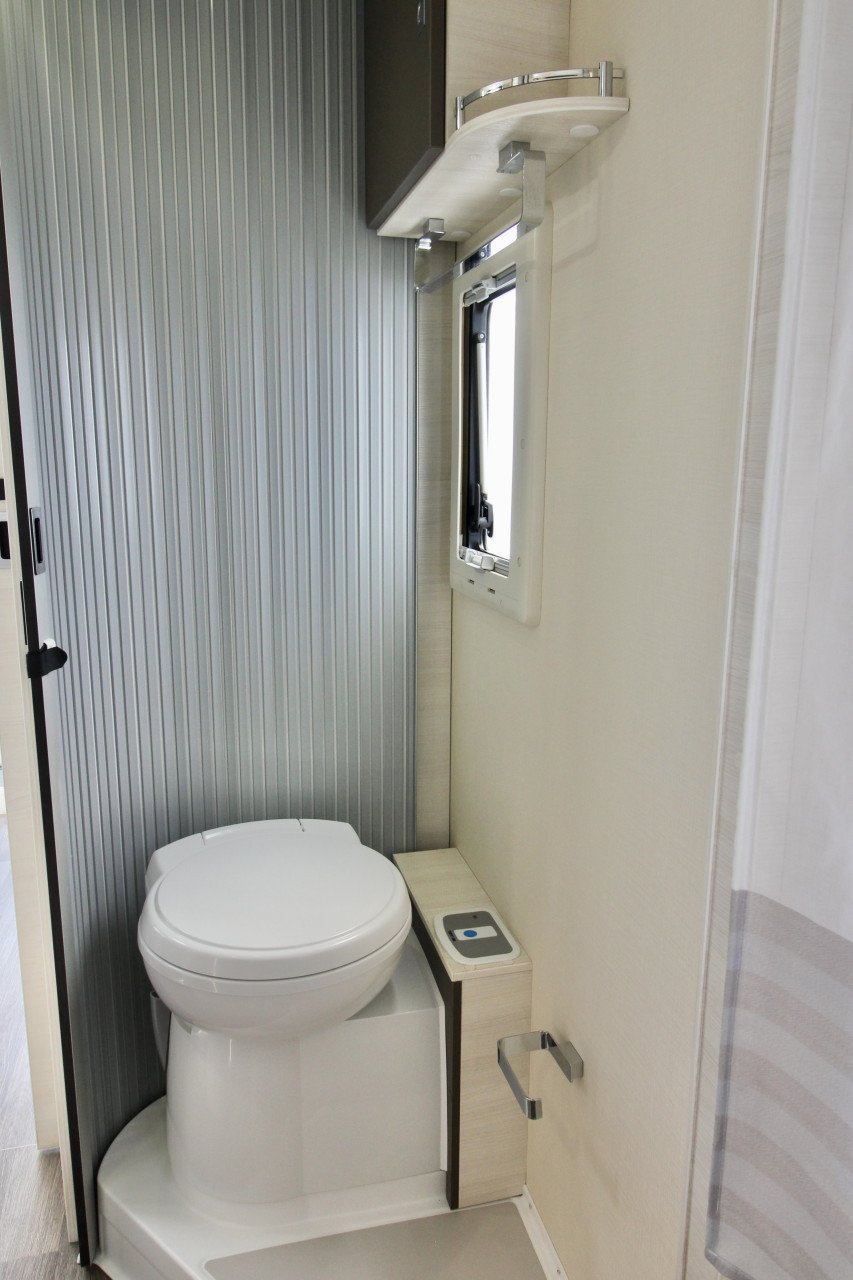 Chausson Welcome 728EB(Queensbed+hefbed, eerste eigenaar, als nieuw!!)