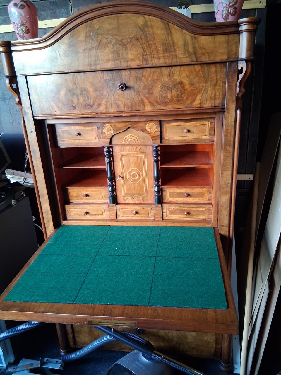 Gebruikte meubels ea te koop