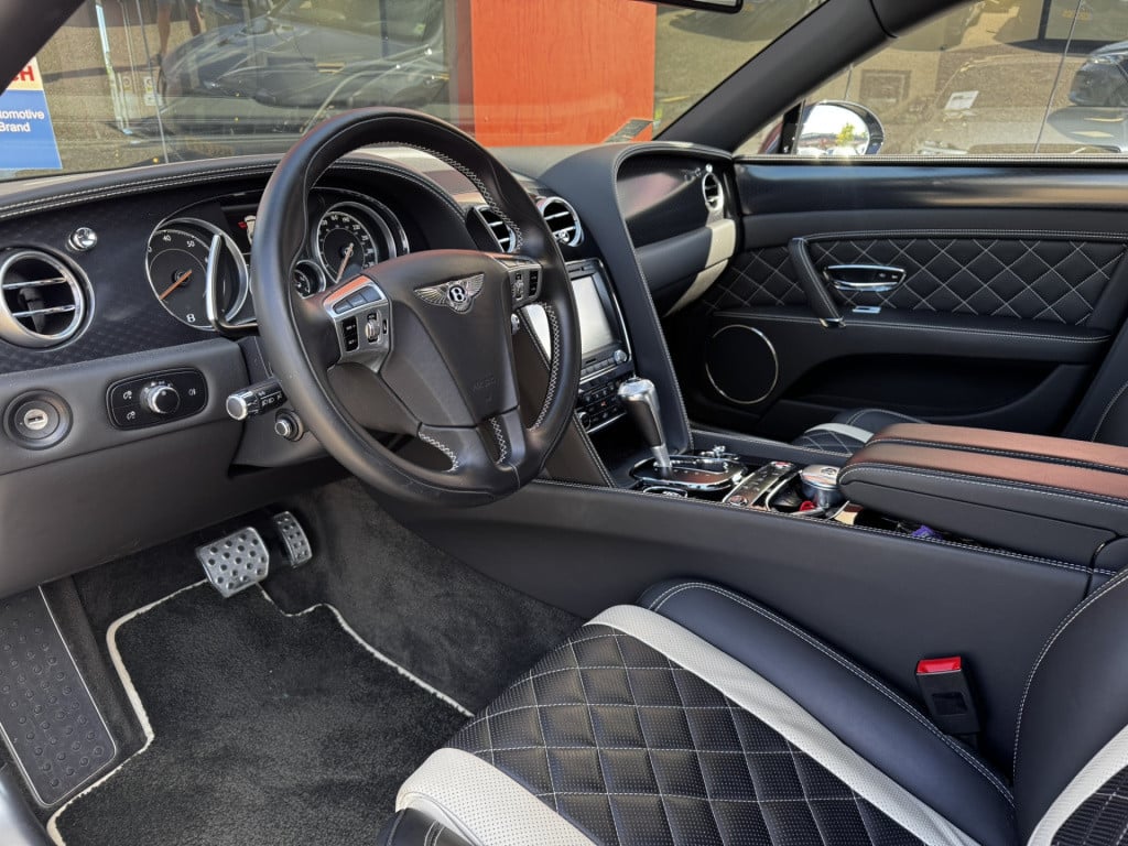 Bentley Flying Spur 6.0 w12 s | convenience-pakket | massage | nieuwstaat!