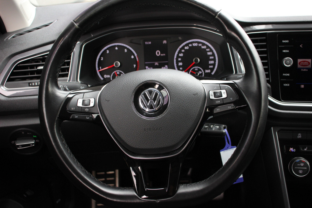Volkswagen T-roc 1.5 tsi sport | acc | stoelverwarming | carplay |
