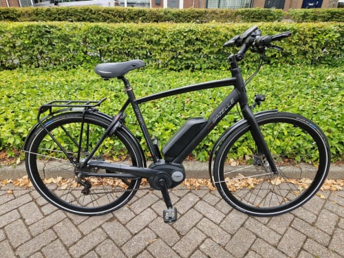 Keurig nette Gazelle elektrische heren fiets met Bosch middenmotor