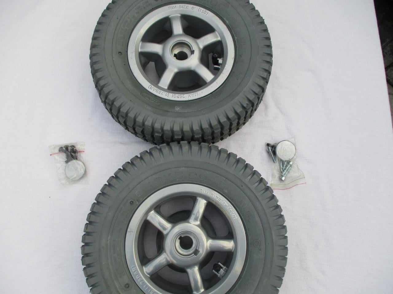 2 nieuwe complete wielen Sterling scootmobiel