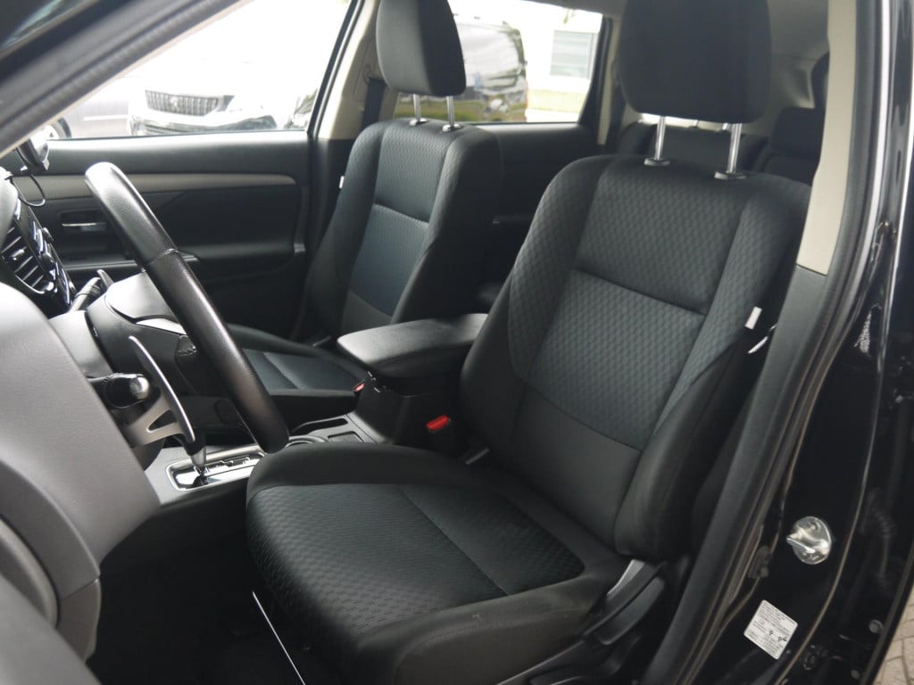 Mitsubishi Outlander 2.0 intense|trekhaak|rijklaar