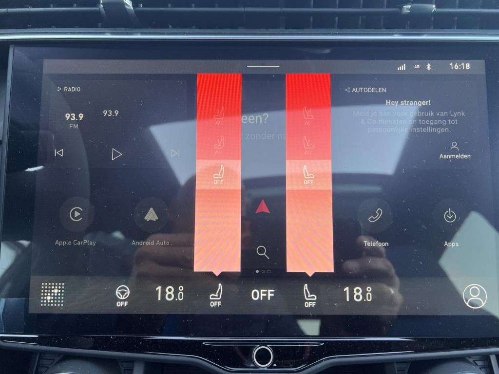 Lynk & Co 01 1.5 261pk phev , black edition ,360gr camera , pano dak , adap