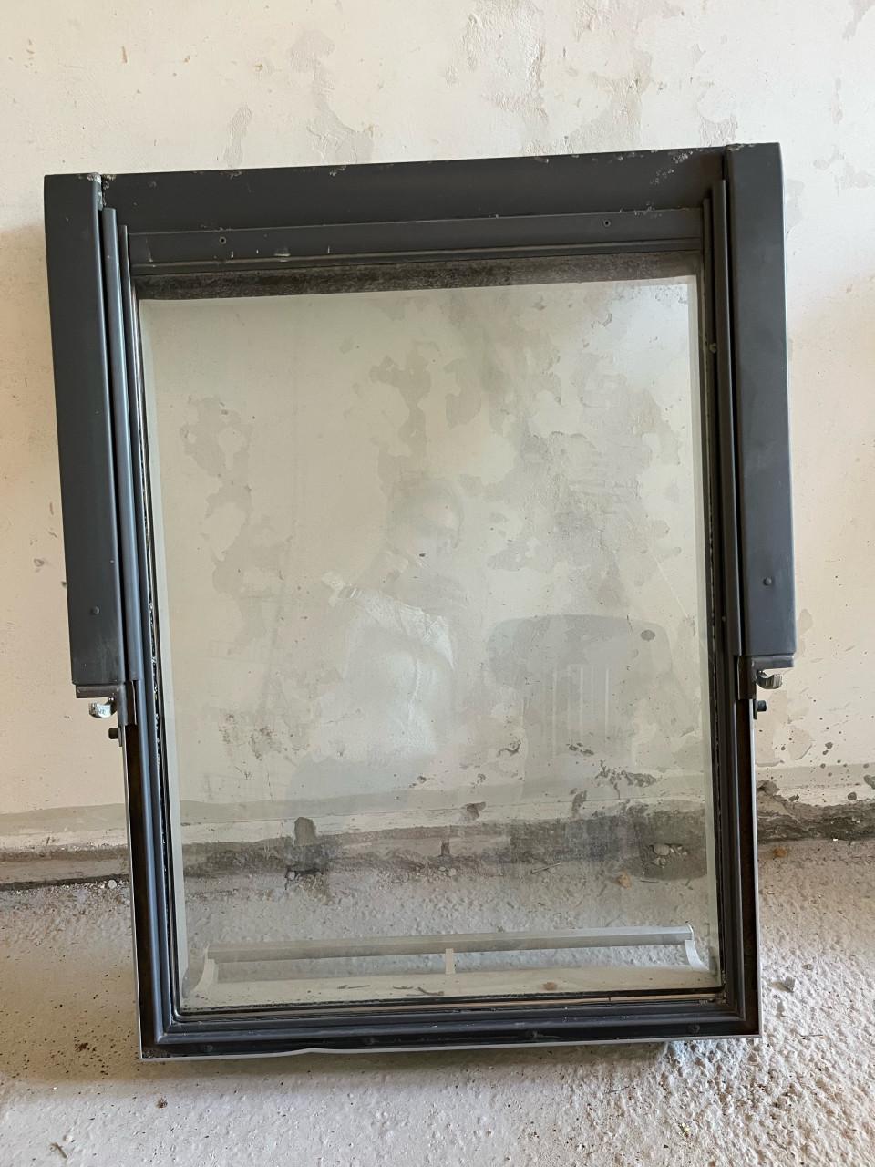 Set van 2 Velux dakramen GGL MK04 (78x98 cm) - incl. losse gootstukken