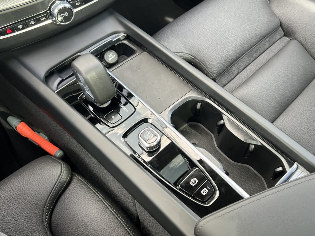 Volvo XC60 t6 398pk recharge ultra dark| panodak| 360camera| adap.cruise| t