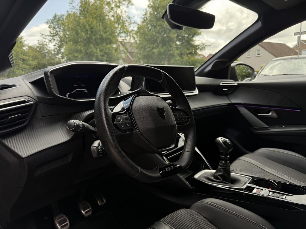 Peugeot 208 1.2 pt 100 gt