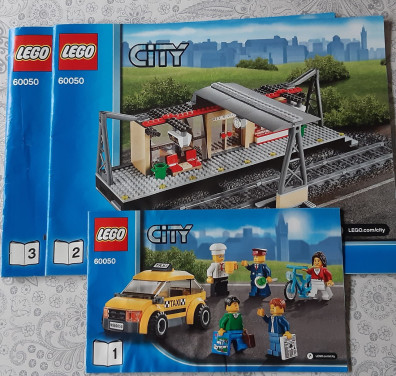 Lego City 60050: treinstation met taxi