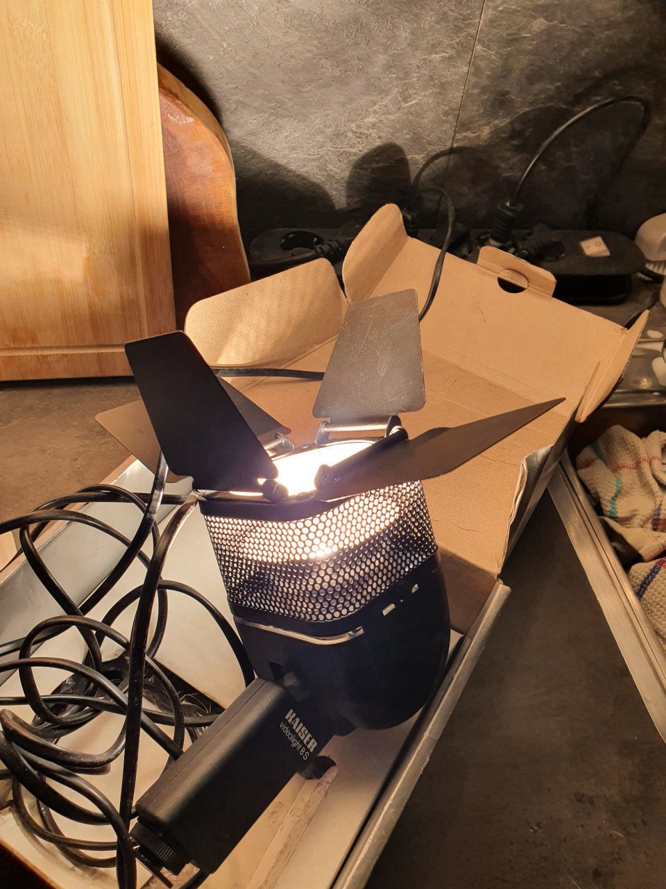 Leuke Vintage Retro Kaiser Video Lamp 8S Compact 300 Watt, originele doos.