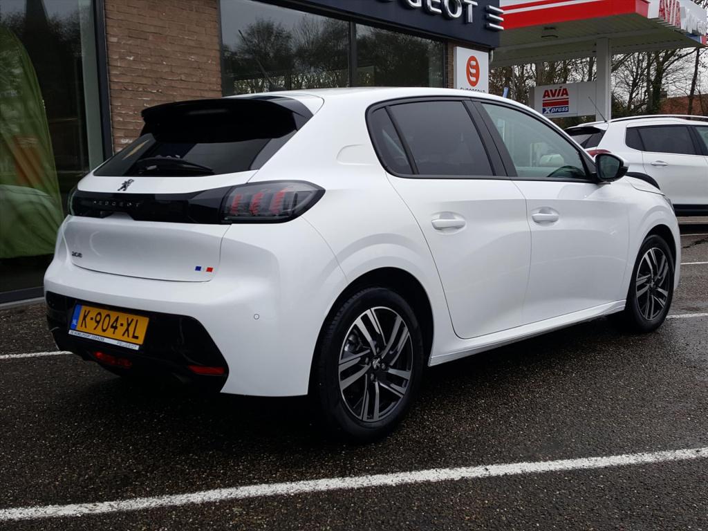 Peugeot 208 1.2 puretech 100pk allure pack navigatie | apple carplay & andr