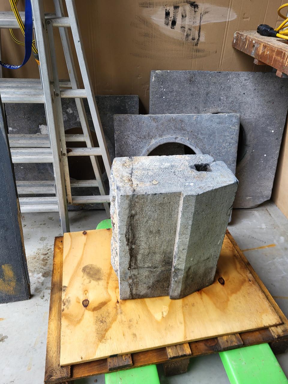 Diverse van belgisch hardsteen