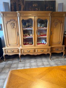 Klassiek massief eiken wandkast