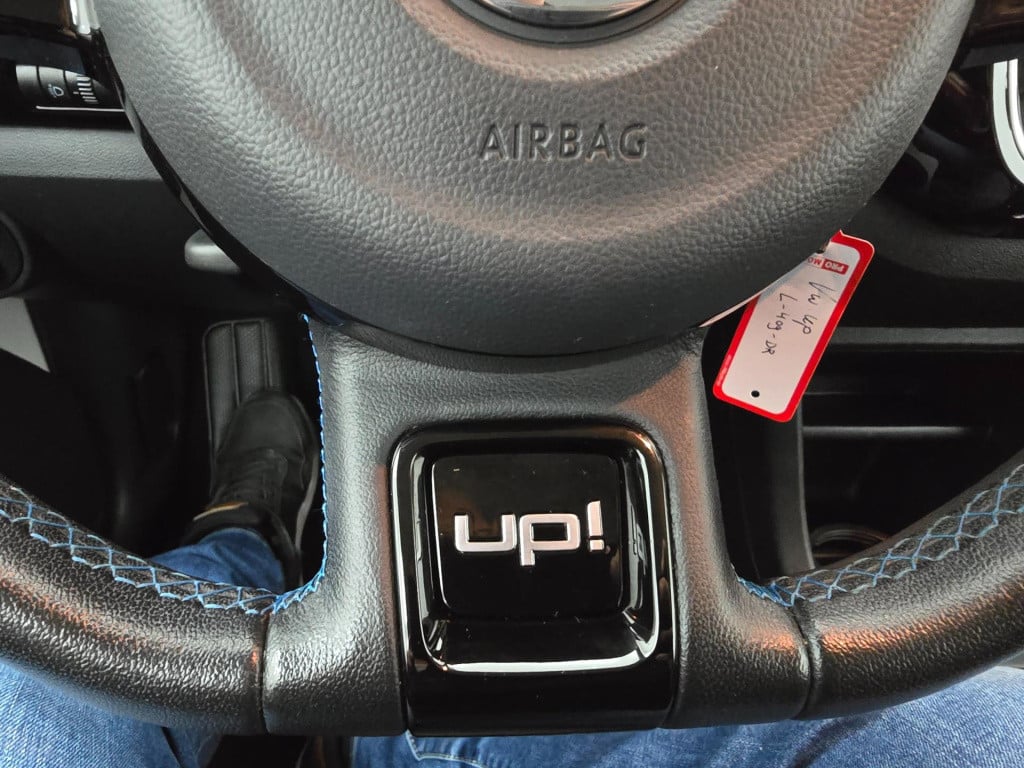 Volkswagen UP! 1.0 high up! bluemotion met cruisecontrol | unieke uitvoerin