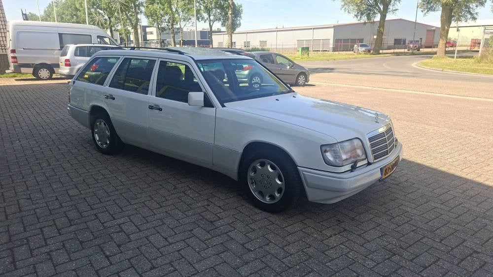 Mercedes E klasse 280 Combi automaat !!! bj:1995 airco i.z.g.st