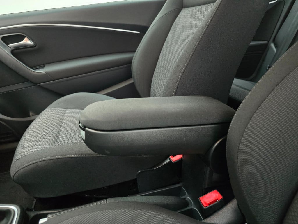 Volkswagen Polo occasion 1.2 tsi highline met carplay radio en sportieve lo